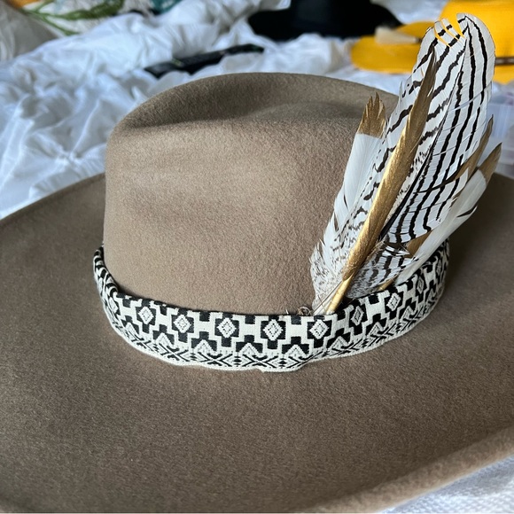 100% Wool hat. - Picture 3 of 6